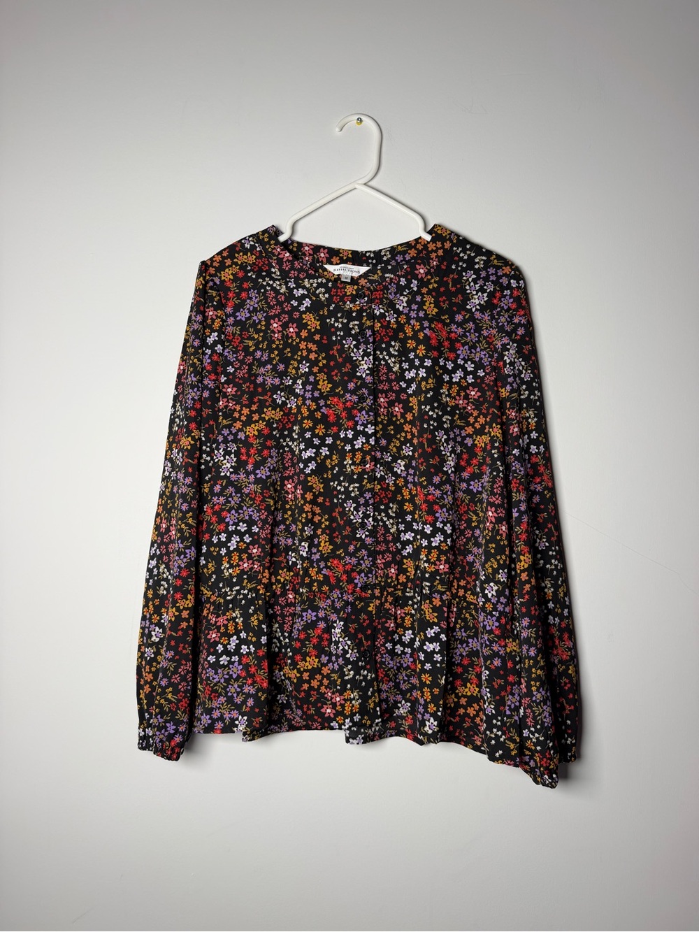 Northern Reflections Black Floral Long-Sleeve Blouse Women’s Medium